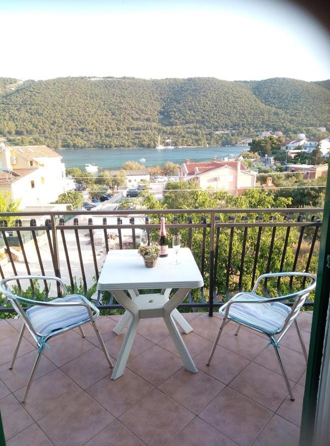 Apartments Dalmatia Гребастика Экстерьер фото
