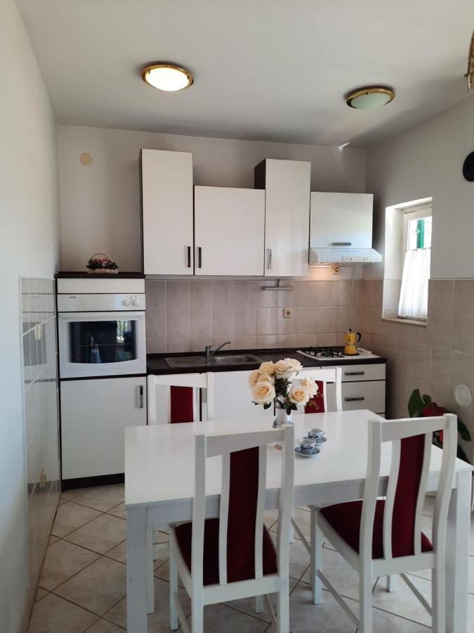 Apartments Dalmatia Гребастика Экстерьер фото